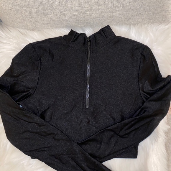 Scuba material crop top - Picture 2 of 2